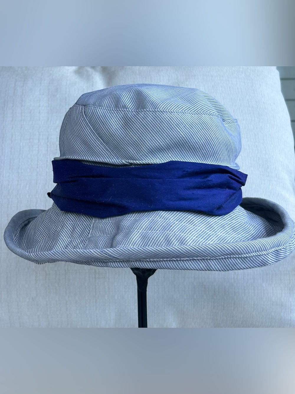 NWOT MYSTERY CAFE Light Blue Pinstripe Bucket Hat with Navy Bow Detail